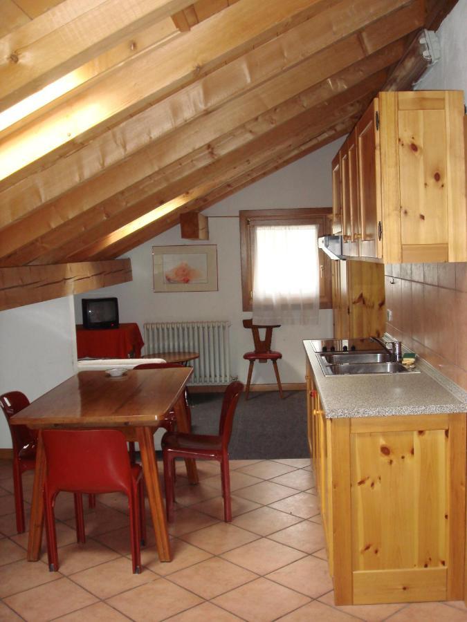Casa Stefano E Lucia Aparthotel Bormio Ruang foto